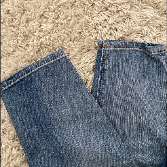 Express Mid Rise Floral Embroidery Jean Legging - Picture 9 of 11